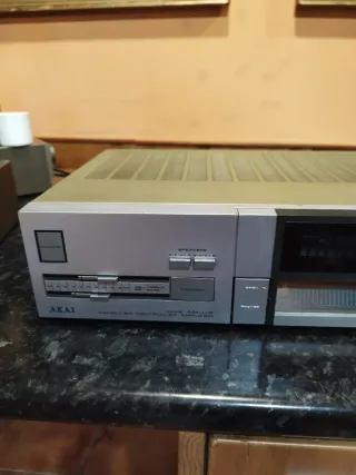 Amplificador Akai AM-U3 Plata