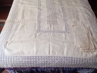 Mantel Lino Bordado Hecho a Mano Sin Estrenar