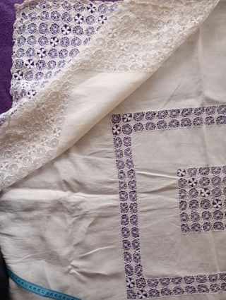 Mantel Lino Bordado Hecho a Mano Sin Estrenar