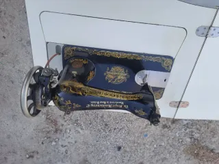 Máquina de coser Singer antigua