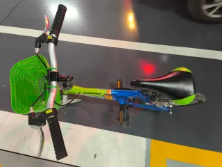 Bicicleta per bambini verde e blu da 14 pollici