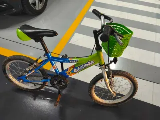 Bicicleta per bambini verde e blu da 14 pollici