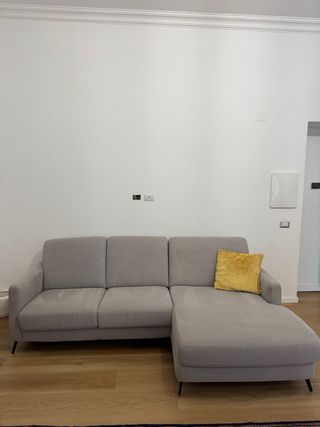 Divano angolare grigio 4 posti con chaise longue