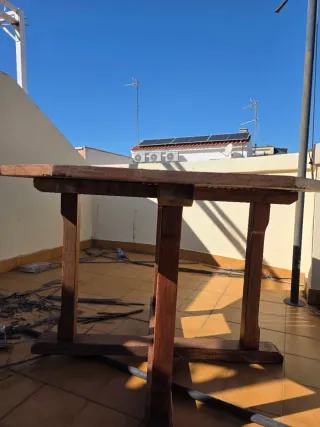 Tavolo in legno per giardino