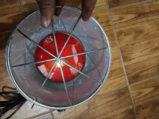 Suporte com lâmpada aquecimento para animais