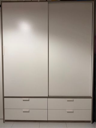 Armario corredero IKEA TRYSIL 4 cajones