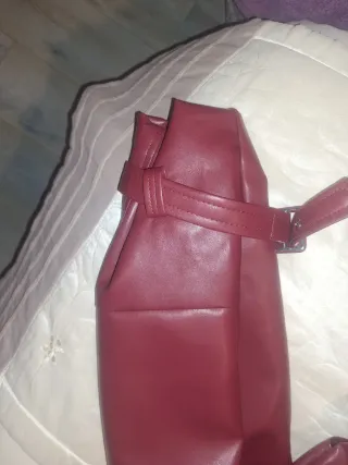 Chaqueta burdeos efecto piel