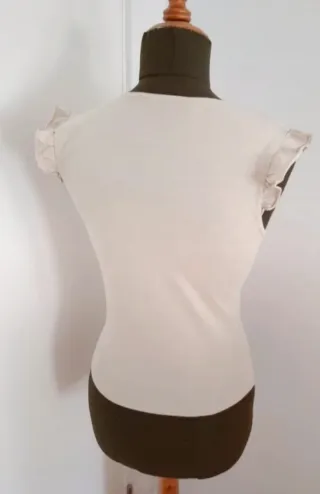 Camiseta Decoración Con Gomas Delanteras