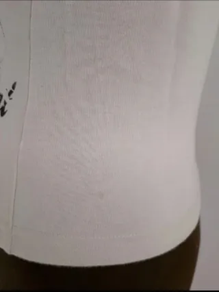 Camiseta Decoración Con Gomas Delanteras