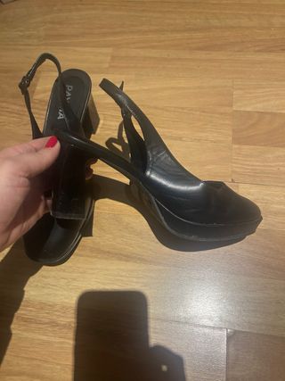 Zapatos de tacón negros