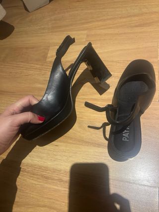 Zapatos de tacón negros