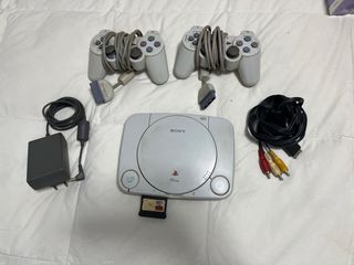 Consola PlayStation 1 (PS1) con 2 mandos