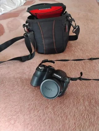 Fotocamera Fujifilm con custodia
