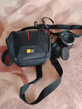 Fotocamera Fujifilm con custodia