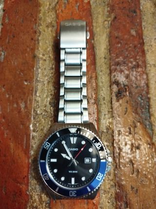 Casio MDV-107 Batman Reloj