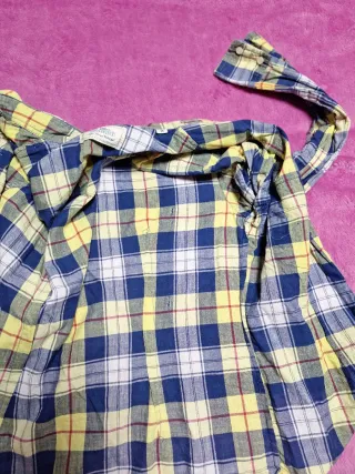 Camisa de cuadros azul y amarilla