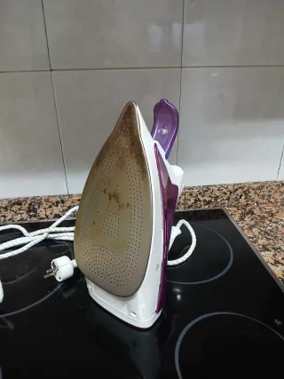 Plancha Rowenta Profesional Morada