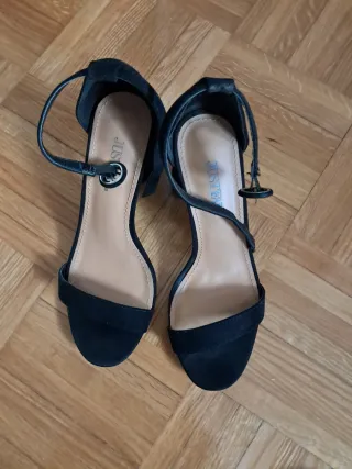 Sandalias de tacón negras
