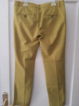 Pantalón verde Zara