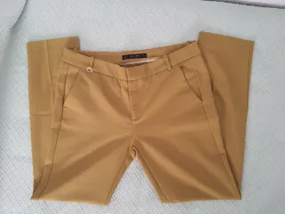 Pantalón verde Zara