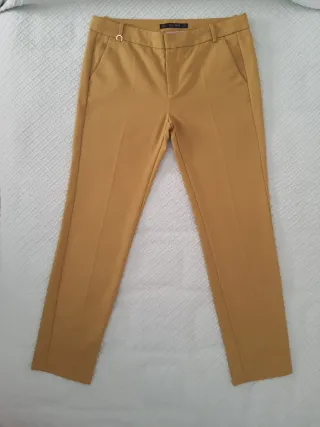 Pantalón verde Zara