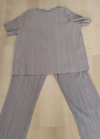 Conjunto premamá beige plisado