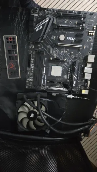 Placa MSI X470 Gaming Plus Max + Ryzen 7 3700X + C