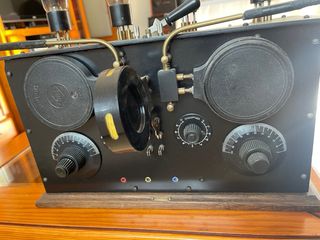 RADIO A VALVULAS VISTA AÑOS 20
