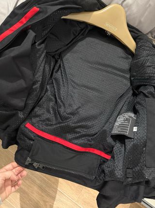 Traje de moto y botas Rainers