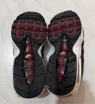 Scarpe Nike Air Max 95 nere e rosse