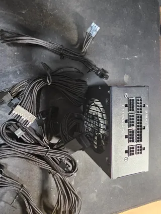 Corsair SF600 600W Gold SFX Fuente de Alimentación