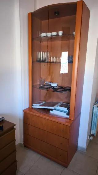 Armario vitrina madera y cristal