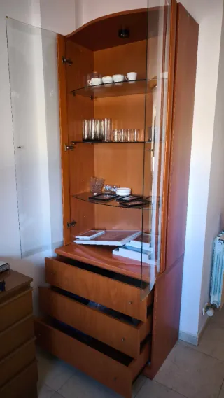 Armario vitrina madera y cristal