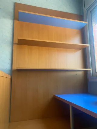 Habitación hecha por carpintero