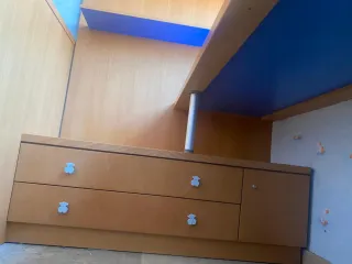 Habitación hecha por carpintero