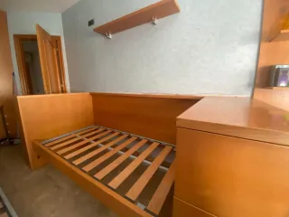 Habitación hecha por carpintero