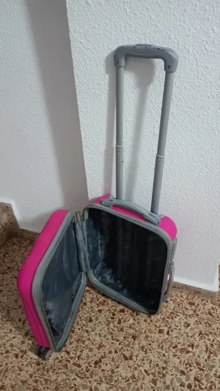 Maleta de viaje rosa pequeña