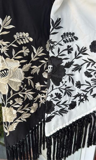 Mantoncillo Flamenco Bordado Flores