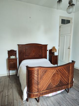 Cama antigua