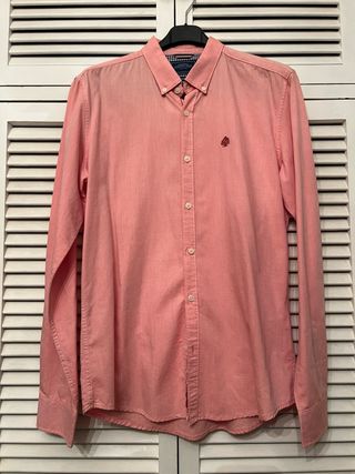 Camisa rosa sin usar
