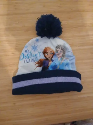 Gorro Frozen Azul y Blanco con Pompón