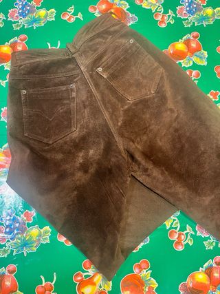 Pantalones largos tipo tejano de piel marrones