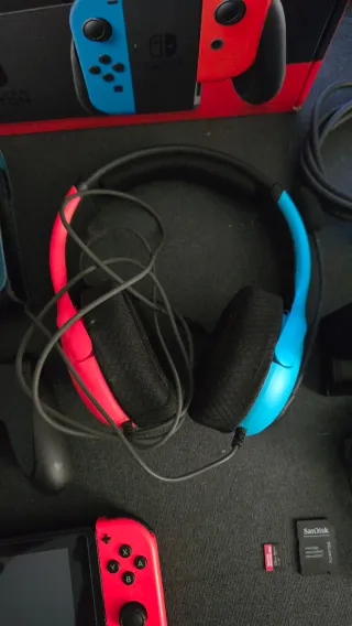 Nintendo Switch Azul/Rojo + Accesorios