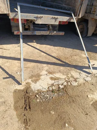 Puerta de hierro de dos hojas