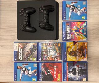 Consola PS4 Negra con 8 Juegos y 2 Mandos