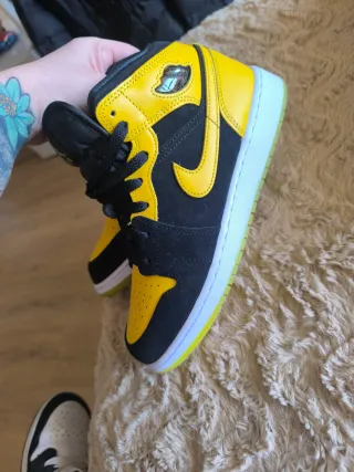 Jordan Air Mid Talla 39 Negro Amarillo