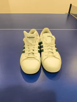 Zapatillas Adidas Blancas y Verdes