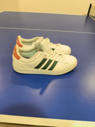 Zapatillas Adidas Blancas y Verdes