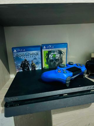 PS4 con Mando Azul y 3 Juegos