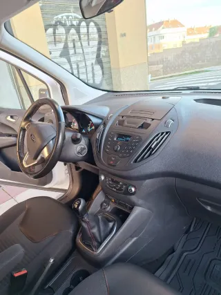 Ford Tourneo Courier 2017